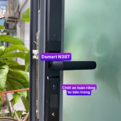Khóa thông minh cửa nhôm Xingfa DSmart N38T gắn ngoài trời App TTlock màu đen có chốt an toàn