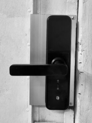 Khóa điện tử vân tay DSmart PN03T cho cửa gỗ 23 Khóa điện tử vân tay DSmart PN03T màu đen black cho cửa sắt