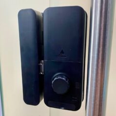 Khoá điện tử vân tay cửa kính DSMART K38T mặt trong nhà