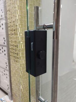 Khoá điện tử vân tay cửa kính DSmart K36T 16 Khoá điện tử vân tay cửa kính DSMART K38T mặt trong nhà