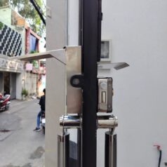 Khóa Cửa Cổng Nhà Thuê Trọ Khóa ngoài trời DSmart 2C39T chống mưa GẮN HỘP CHE MƯA INOX TRONG NGOÀI