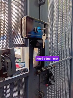 Khóa Cửa Cổng DSmart 1C39T-C 1 mặt Vân Tay CHỐNG NƯỚC 14 Khóa vân tay Cửa Cổng DSmart 1C39T-C 1 chiều bên trong chìa chống nước gắn ngoài trời màu bạc inox có app ttlock cho nhà trọ