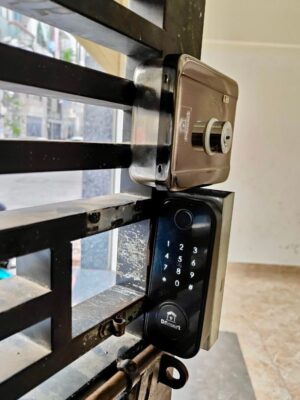Khóa Cửa Cổng DSmart 1C39T-C 1 mặt Vân Tay CHỐNG NƯỚC 12 Khóa Cửa Cổng DSmart 1C39T-C 1 mặt Vân Tay bên trong chìa CHỐNG NƯỚC lắp vào bên trong nhà