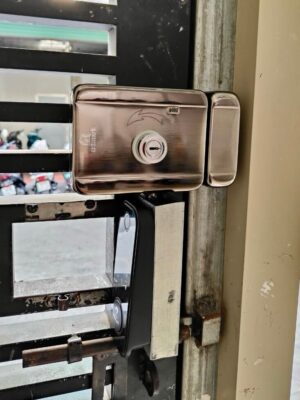 Khóa Cửa Cổng DSmart 1C39T-C 1 mặt Vân Tay CHỐNG NƯỚC 15 Khóa vân tay Cửa Cổng DSmart 1C39T-C 1 chiều bên trong chìa chống mưa