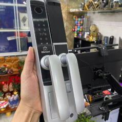 Khóa thông minh cửa nhôm Xingfa DSmart N39T gắn ngoài trời App TTlock màu bạc có chốt an toàn