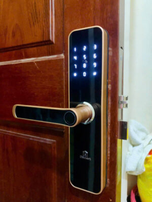 Khóa điện tử cửa gỗ vân tay DSmart PN06T 16 Khóa cửa gỗ Dsmart PN06T vân tay thông minh màu đồng