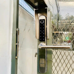 Khóa DSmart N35T-2C Inox 304 chống nước gắn được cho cửa mở ngoài trời