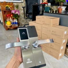 Khóa điện tử thẻ từ quản lí khách sạn DSmart H02F