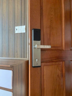 Khóa điện tử thẻ từ quản lí khách sạn DSmart H12F 22 Khóa điện tử thẻ từ quản lí khách sạn DSmart H12F
