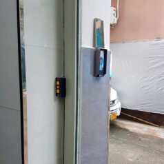 Hộp Che Mưa Inox 304 Đầu đọc khóa điện tử DSmart 9 Lắp Đặt Đầu Đọc Vân Tay DSmart Cho Cửa Cuốn