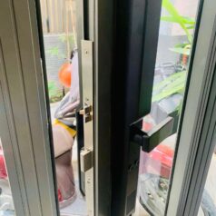 Khóa điện tử cửa nhôm tự động Xingfa NX75T-F thông minh chống nước app TTLOCK