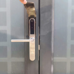 hộp che mưa Inox 304 cho khóa điện tử vân tay cửa nhôm XingFA