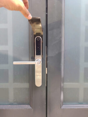 Hộp Che Mưa Inox 304 Cho Khóa Điện Tử Vân Tay Cửa Nhôm XingFA 12 hộp che mưa Inox 304 cho khóa điện tử vân tay cửa nhôm XingFA