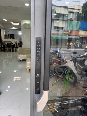 KHÓA ĐIỆN TỬ CỬA TRƯỢT LÙA QUAY NHÔM XINGFA NTQ38T 27 Khóa Điện Từ Vân Tay Lắp Cửa Nhôm Xingfa