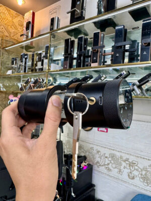 Khóa Điện Tử DSmart NT03T cho cửa tay nắm tròn 16 Khóa điện tử thay thế khóa tay nắm tròn DSmart NT03T màu đen có chìa cơ