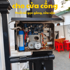 Tấm pin DSmart PMT01 giúp khóa cửa cổng thông minh luôn sẵn sàng sử dụng.