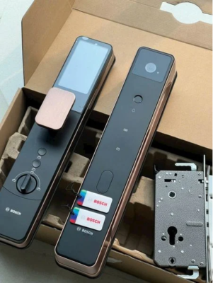 Khóa Cửa Nhận Diện Khuôn Mặt Bosch FU8 Plus 28 Hộp sản phẩm khóa cửa Bosch FU8 Plus