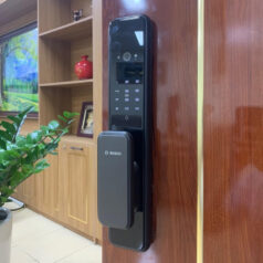 Khóa nhận diện khuôn mặt, Camera Bosch EL600VF (Đức) 8 Khóa Điện Tử Vân Tay Bosch Lắp Chung Cư Căn Hộ