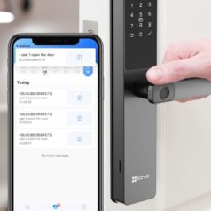 Công nghệ nhận diện vân tay siêu nhạy trên khóa Ezviz DL05.