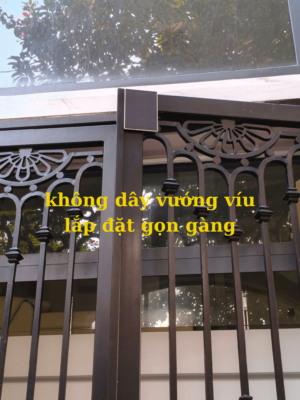 Tấm Pin Năng Lượng Mặt Trời DSmart PMT01 23 Tấm pin DSmart PMT01 giúp khóa cửa điện tử hoạt động bền bỉ, tiết kiệm điện