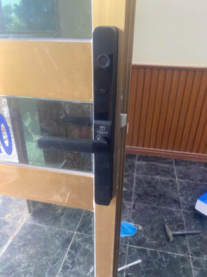 Lắp Khóa Thông Minh DSmart N38T Cho Cửa Nhôm 10 Lắp Khóa Thông Minh DSmart N38T Cho Cửa Nhôm đố nhỏ