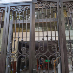 Tấm pin DSmart PMT01 chống nước, phù hợp với khóa cửa điện tử ngoài trời.