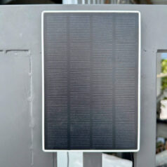 Tấm pin DSmart PMT01 cung cấp điện cho khóa cửa cổng vân tay