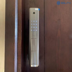 Khóa cửa điện tử Solity GP-4000BK với cảm biến nhiệt, báo động xâm nhập và bảo mật cao.