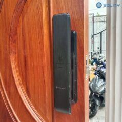 Bộ sản phẩm đầy đủ khi mua khóa cửa điện tử vân tay Solity GP-4000BK.