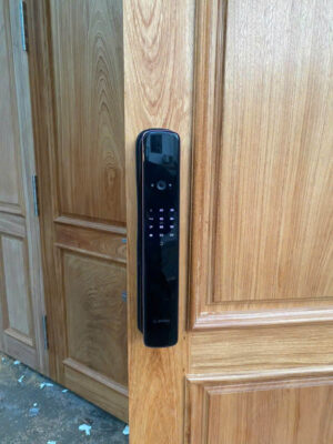 Bosch EL800VX – Khóa cửa nhận diện khuôn mặt, vân tay, app Tuya 23 Khóa điện tử Bosch EL800VX màu đen sang trọng, mở bằng vân tay, thẻ từ, app