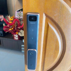 Khóa Philips Alpha V-5HWS sử dụng mã PIN ảo 20 chữ số để ngăn chặn việc nhìn trộm mật khẩu