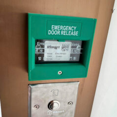 Mua nút thoát khẩn cấp chính hãng và uy tín cho cửa hàng