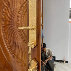 Giao hàng tận nơi miễn phí tại TP.HCM cho khách đặt mua khóa thông minh DSmart DS78T mạ vàng