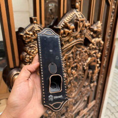 Khóa cửa cổng vân tay có app kiểm soát lịch sử