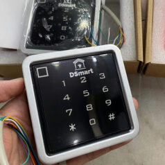 Đầu Đọc Mã Số Thẻ Từ DSmart DS19 – Giải Pháp Kiểm Soát Ra Vào Cho Cửa Công Ty, Cửa Kính, Cửa Hàng