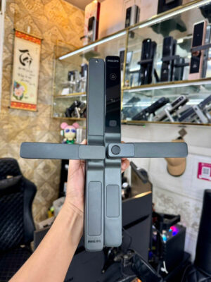 Philips DDL611S (DDL611S-5HBS) Khóa vân tay dành cho cửa nhôm 16 Logo thương hiệu Philips trên khóa vân tay DDL611S