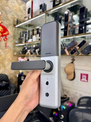 DSmart PN12T Khóa điện tử vân tay cửa gỗ 23 Mẫu khóa cửa PN12T màu bạc với tay gạt chắc chắn, hoàn thiện bề mặt sang trọng, phù hợp nhiều phong cách nội thất.