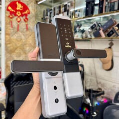 DSmart PN12T Khóa điện tử vân tay cửa gỗ 14 Khóa thông phòng PN12T màu bạc sử dụng cho cửa phòng ngủ, cửa phòng làm việc, vận hành êm ái và bền bỉ.