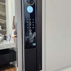 Khóa Sharp H5-FV tích hợp camera trong nhà quan sát trực tiếp