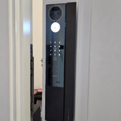 Khóa vân tay Sharp H5-FV dùng pin sạc 5000mAh tiện lợi