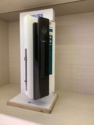 Khóa điện tử Philips DDL902-MVP-11HWS tích hợp camera và chuông hình thông minh, bảo mật an toàn cho ngôi nhà.