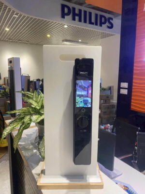 Khóa điện tử nhận diện khuôn mặt Philips DDL902-MVP-11HWS mở cửa nhanh trong 0.5s, công nghệ FaceID chính xác cao.