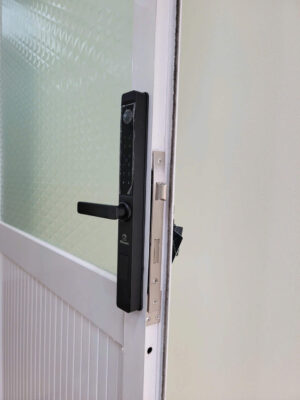 khóa vân tay cửa nhôm Xingfa, khóa cửa nhôm ngoài trời cao cấp