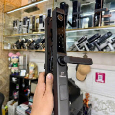 khóa vân tay cửa nhôm Xingfa thực tế, khóa điện tử TTLock ngoài trời