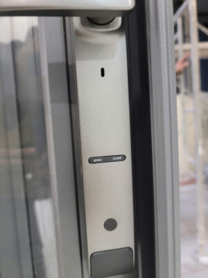 Khóa điện tử cho cửa nhôm trượt lùa mở quay 2025 3 Khóa điện Tử Cho Cửa Nhôm vân tay AI dành cho cửa nhôm Xingfa thông minh