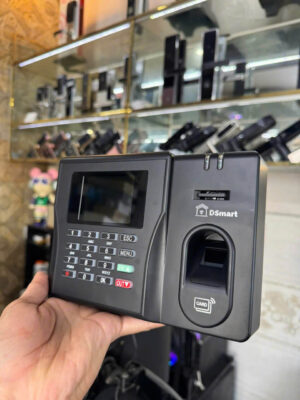 Máy chấm công vân tay DSmart D68R 16 Máy chấm công DSmart D68R hỗ trợ quản lý nhân sự và kiểm soát ra vào chấm công cho doanh nghiệp