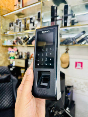 MÁY CHẤM CÔNG VÂN TAY – THẺ TỪ – MẬT KHẨU DSmart D79R 16 Máy chấm công DSmart D79R lắp đặt cho văn phòng kiểm soát ra vào chấm công