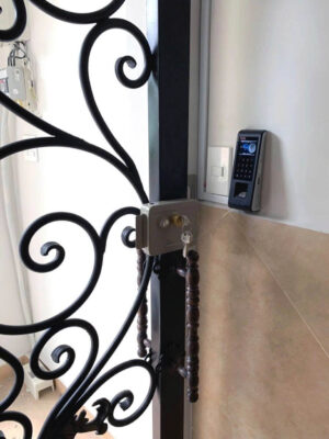 MÁY CHẤM CÔNG VÂN TAY – THẺ TỪ – MẬT KHẨU DSmart D79R 15 DSmart D79R là giải pháp chấm công kết hợp kiểm soát ra vào