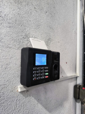 Máy chấm công vân tay DSmart D68R 13 máy chấm công vân tay DSmart tích hợp vân tay, thẻ từ, mã số