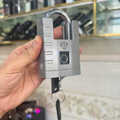 Khóa bóp cửa sắt chống nước – ổ khóa vân tay chống nước DSmart HTP12T 4 khóa móc vân tay chống nước DSmart HTP12T ngoài trời